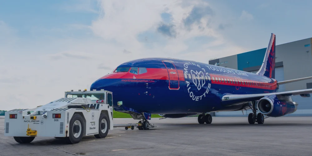 Un B737-200 aux couleurs des Alouettes de Montréal de Nolinor Aviation